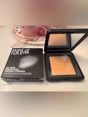 Make Up For Ever HD Skin Perfecting Pressed Powder 2.1 Medium